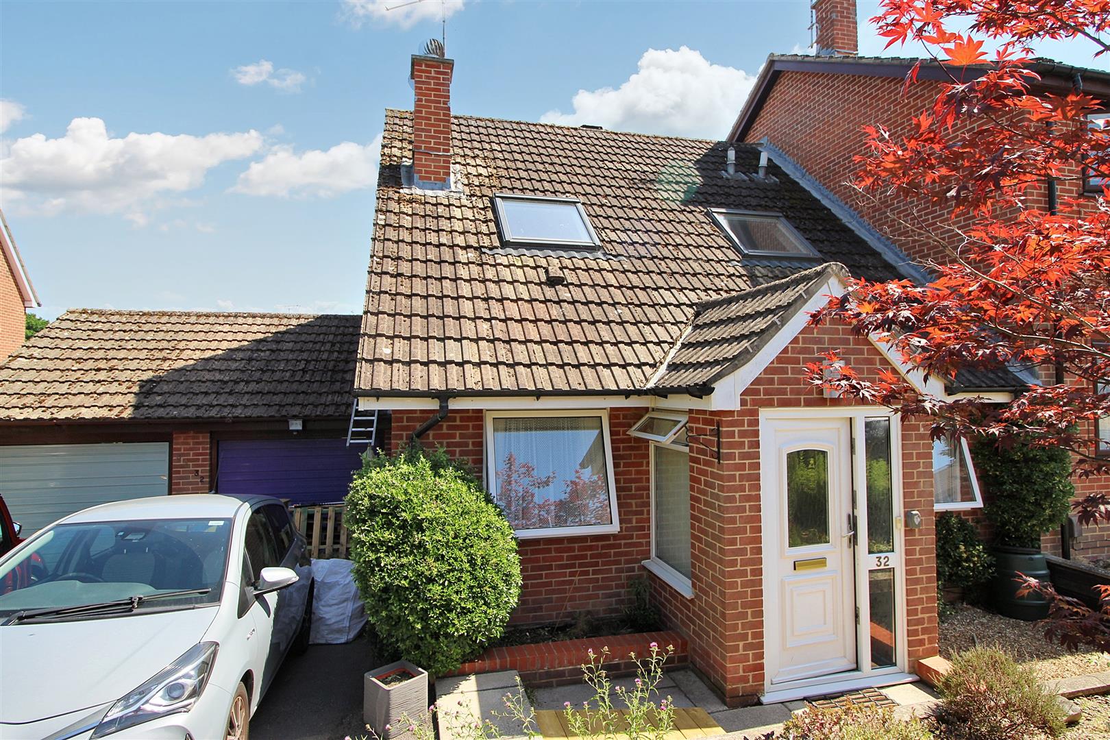 3 bed property in Sheraton Drive, Reading
